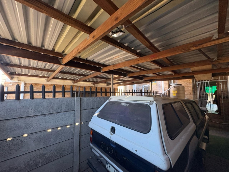 2 Bedroom Property for Sale in Labiance Estate Western Cape